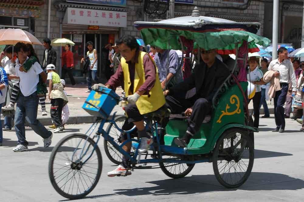 22 - Tibet - Lhasa, triciclo